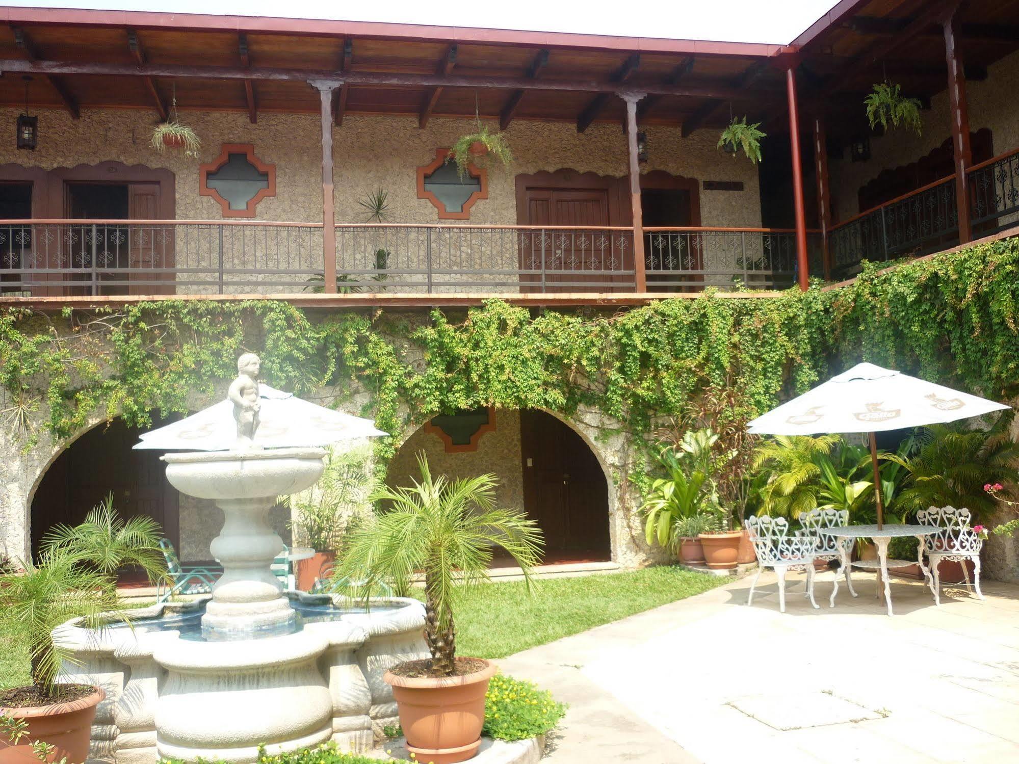 Hotel Del Patio Флорес Екстер'єр фото